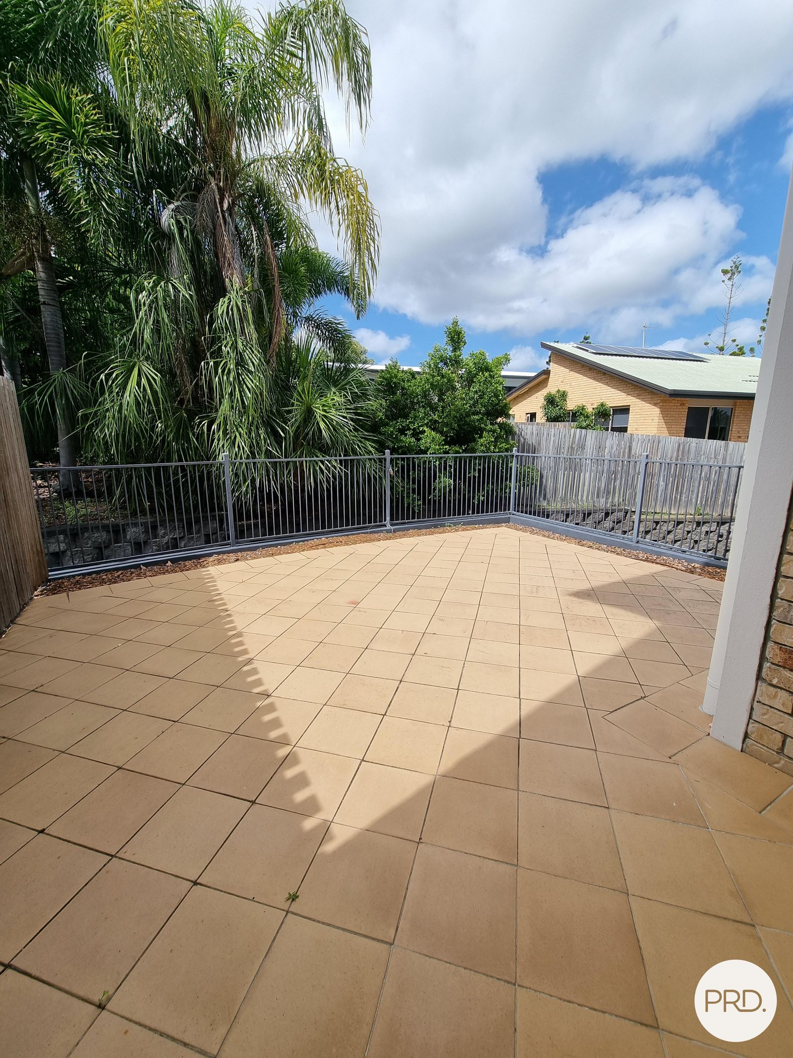 2/1 BEACH Avenue TANNUM SANDS 14