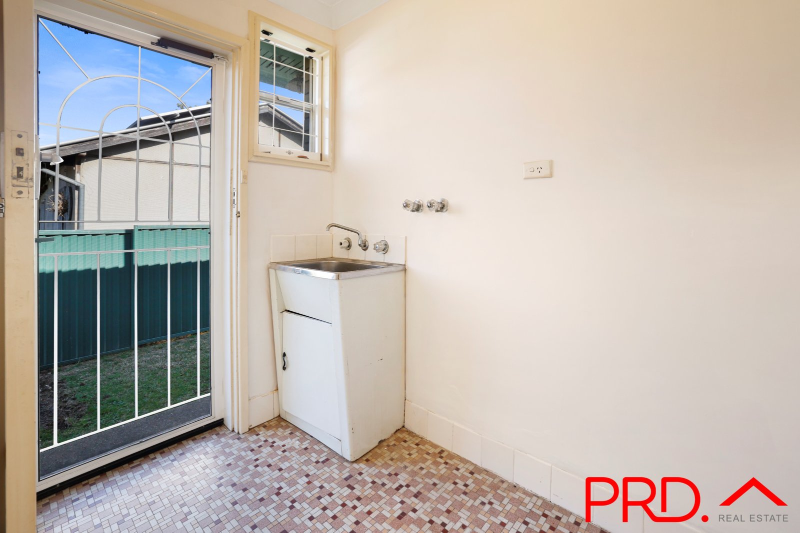 2/1 Bell Street TAMWORTH 8