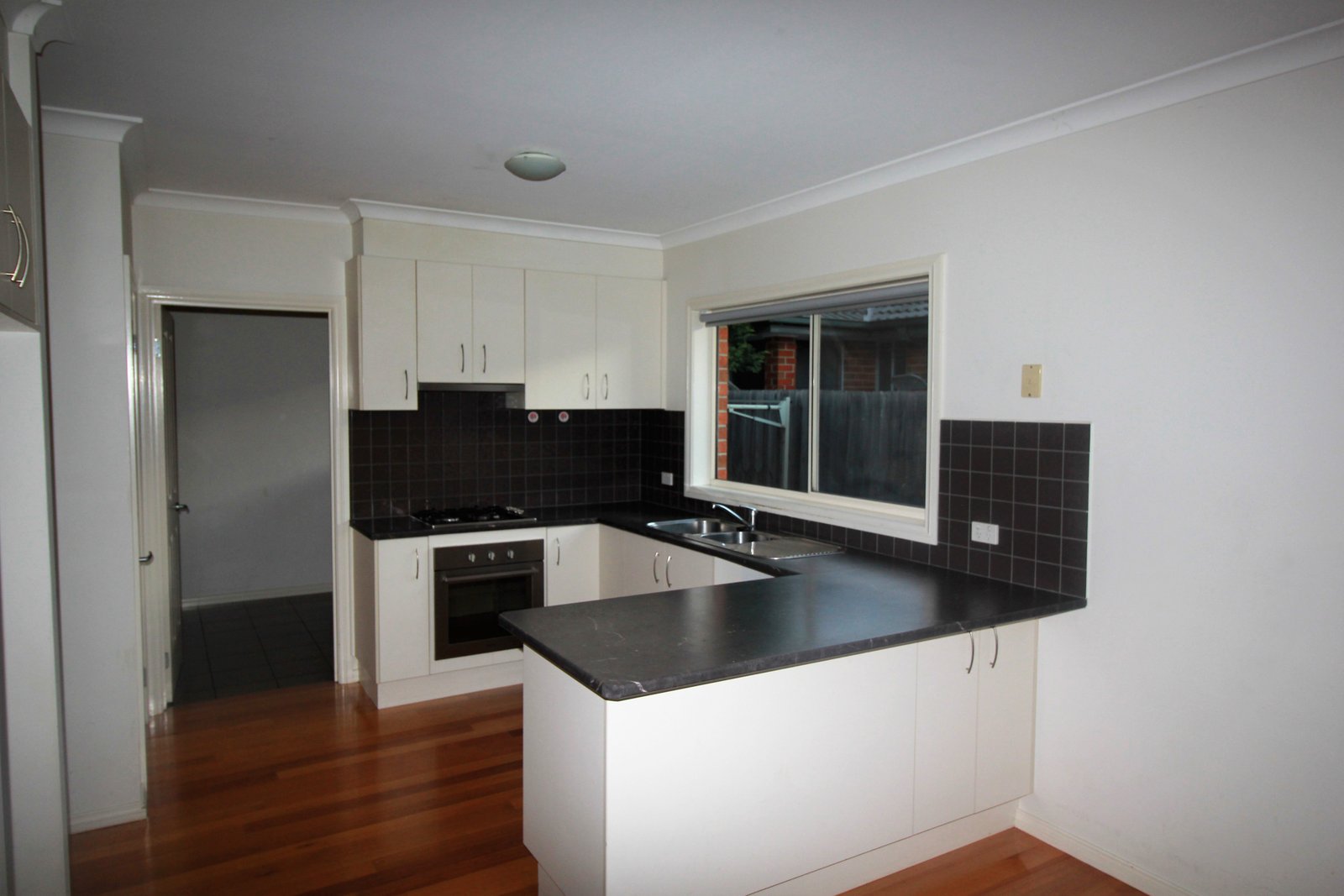 Gallery: 2/1 Bevan Avenue