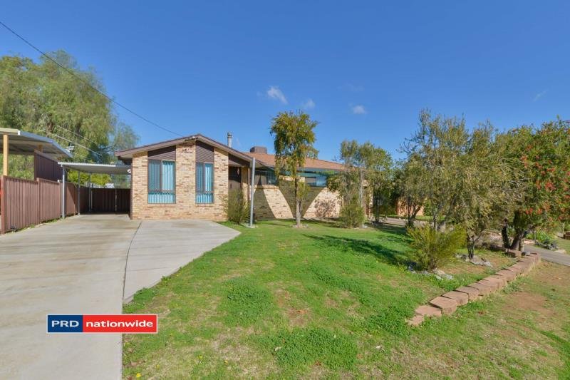 21 Boronia Drive TAMWORTH 1