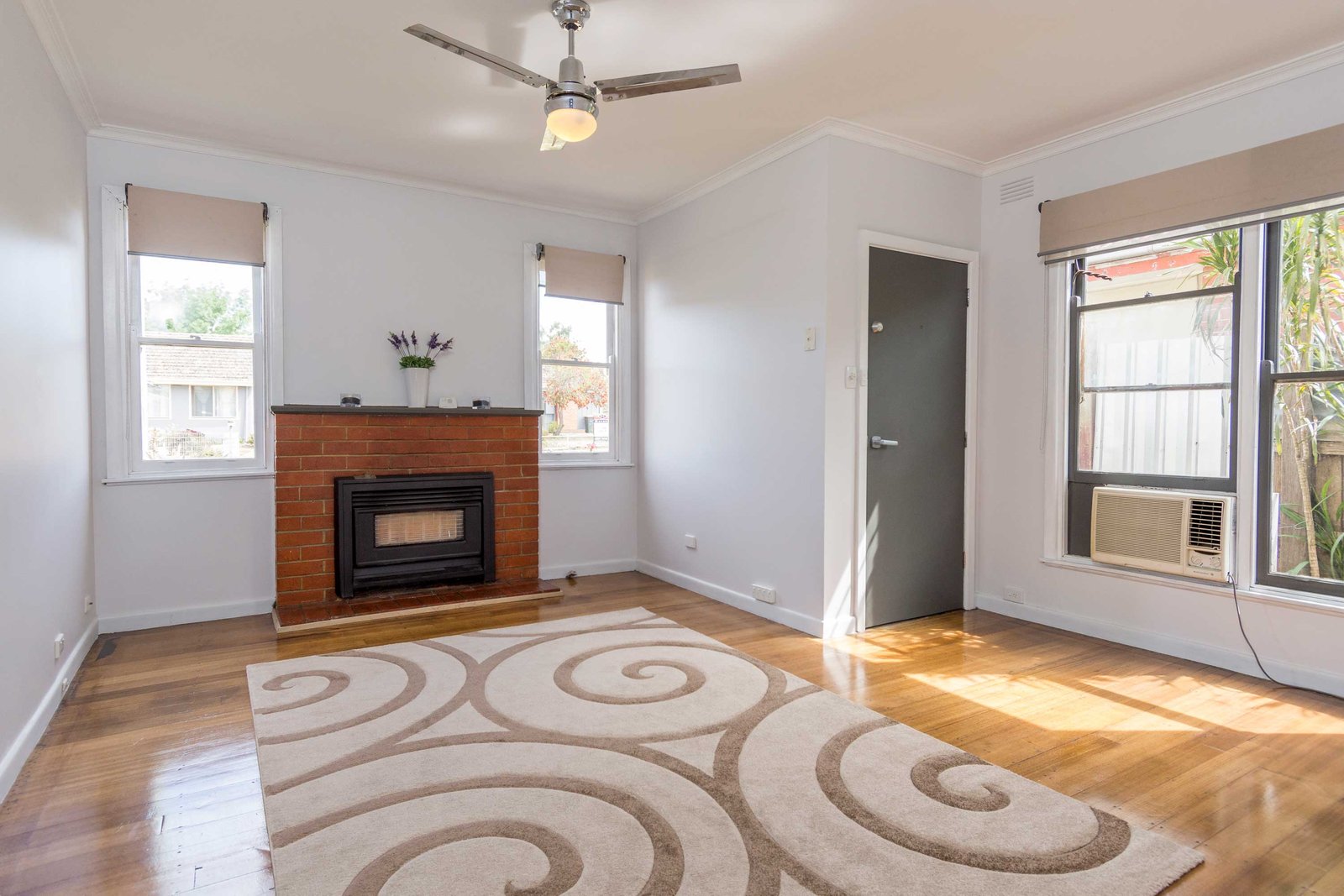 21 Boronia Grove WENDOUREE 2