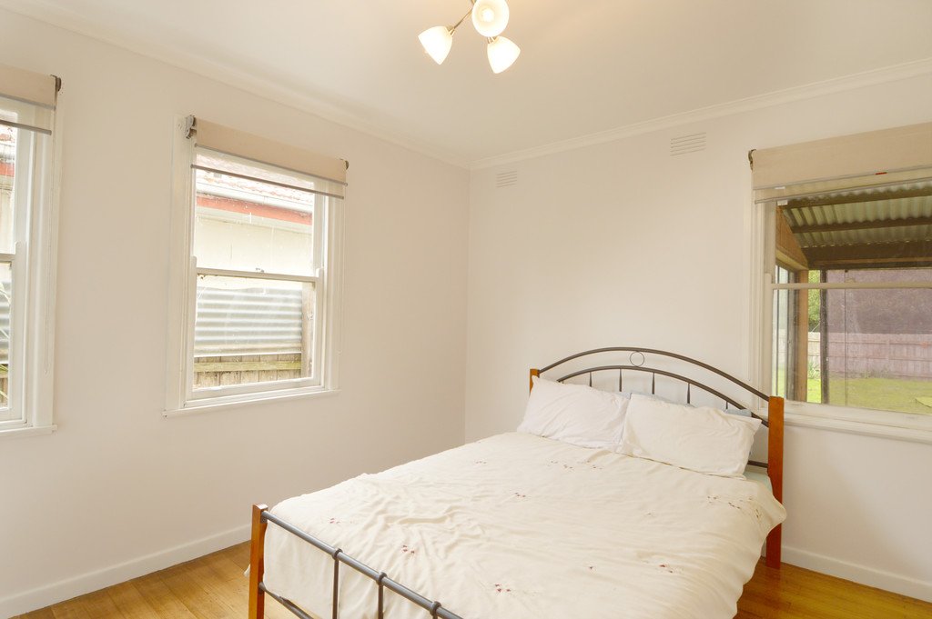 21 Boronia Grove WENDOUREE 5