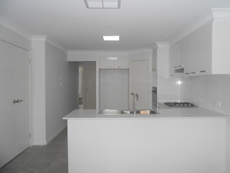 2/1 Borrowdale Close TAMWORTH 2