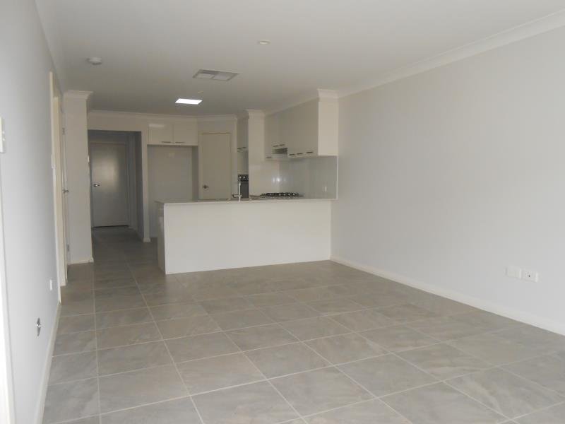 2/1 Borrowdale Close TAMWORTH 3