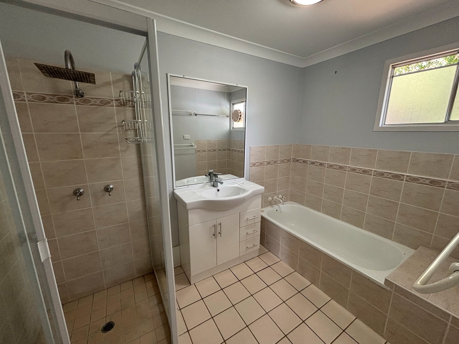 21 Bourke Street BLACKS BEACH 13