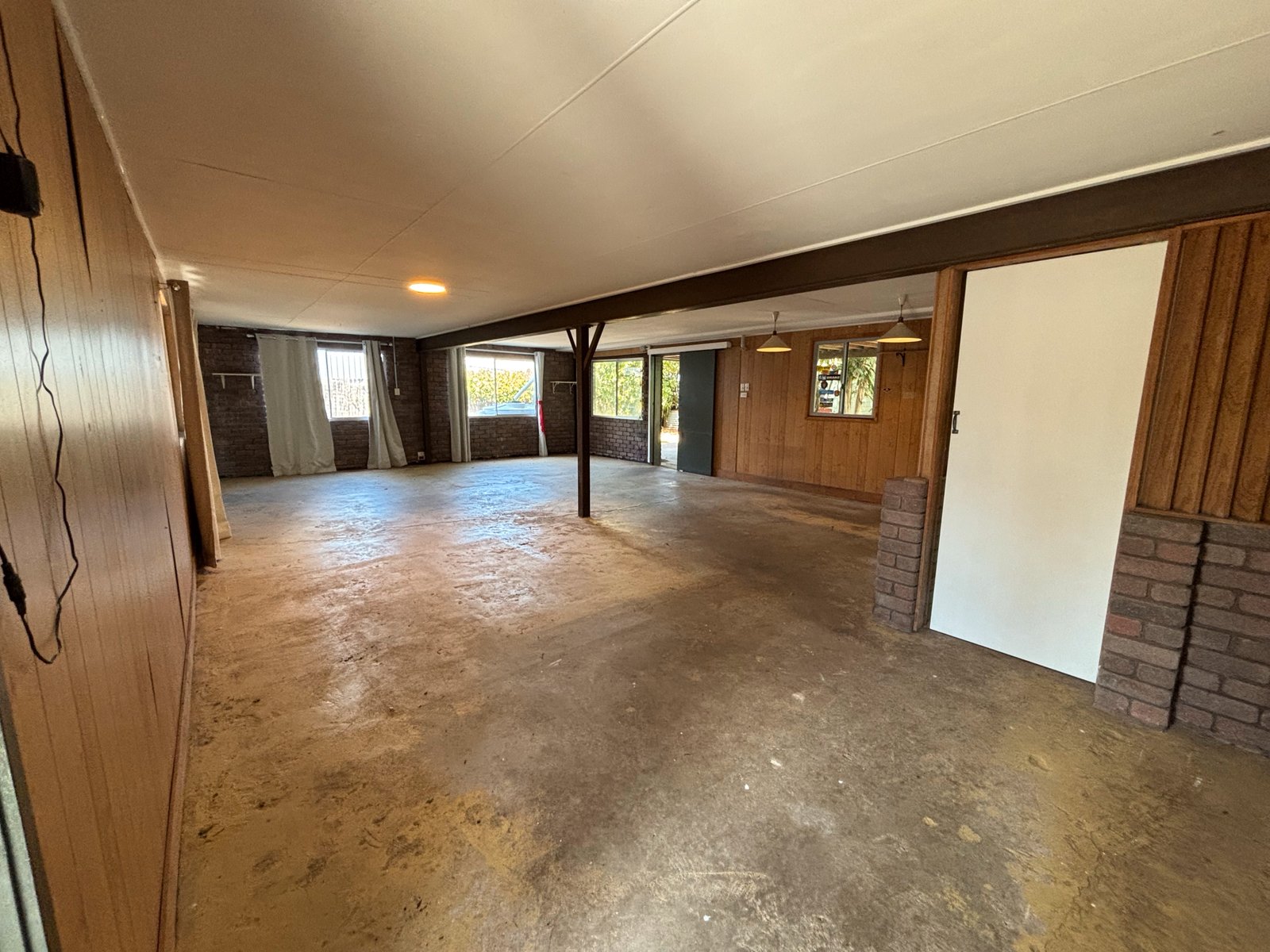 21 Bourke Street BLACKS BEACH 34