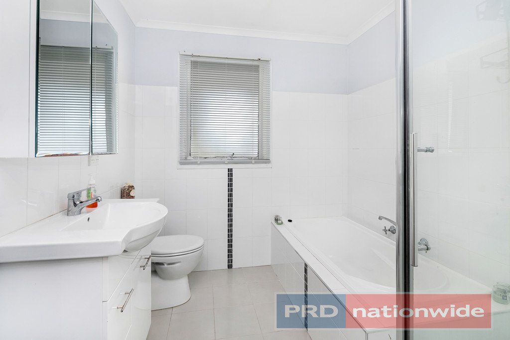 21 Briardale Avenue ENFIELD 8