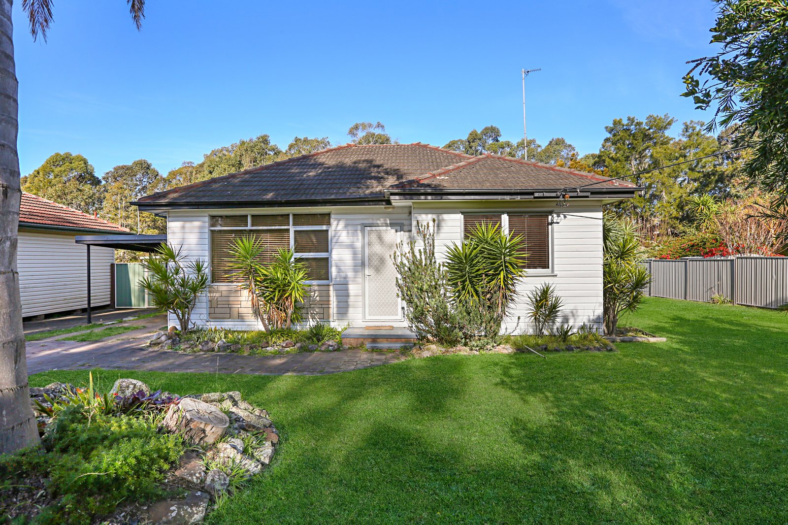 21 Cambridge Road DAPTO 1