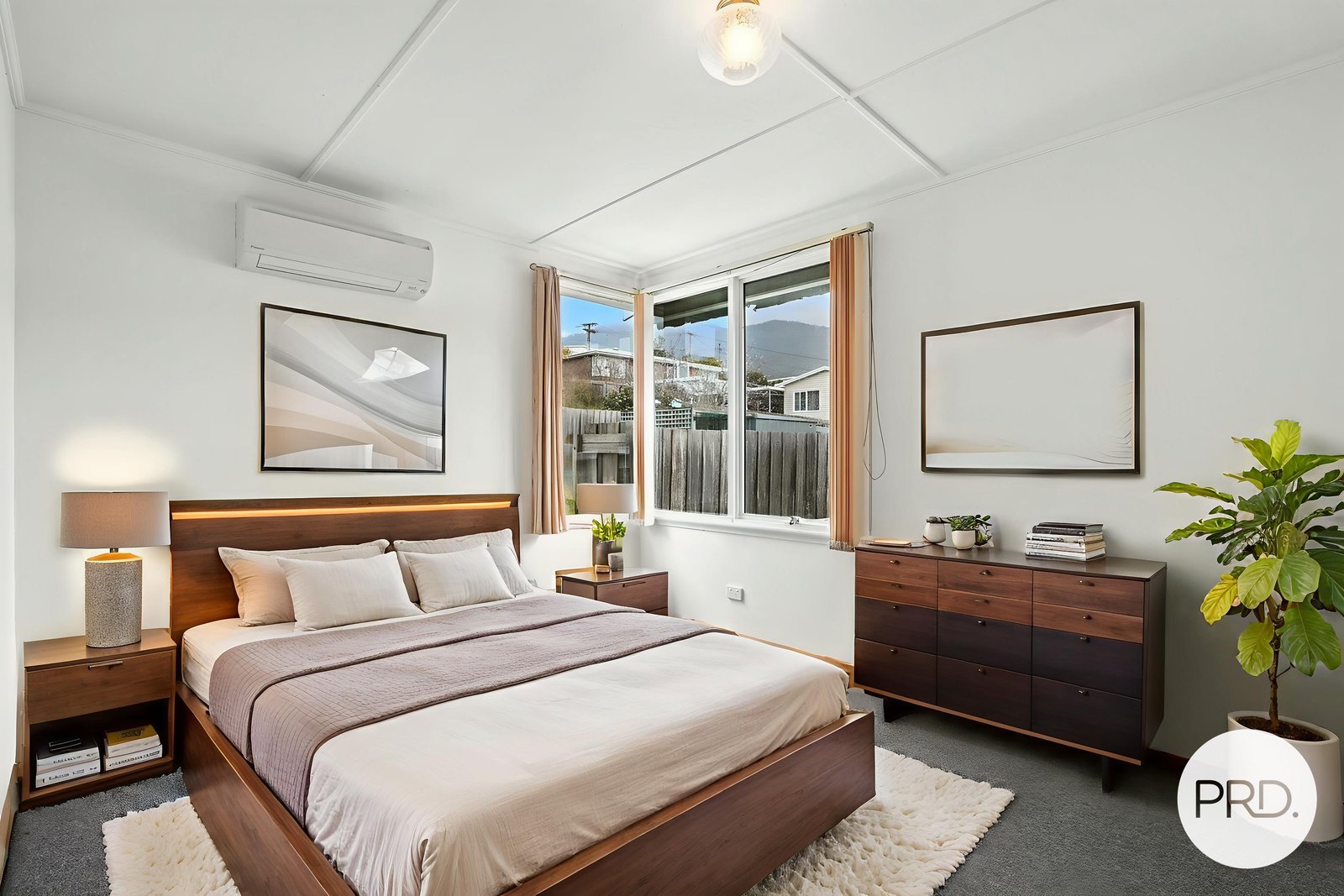 21 Cammeray Road CLAREMONT 9