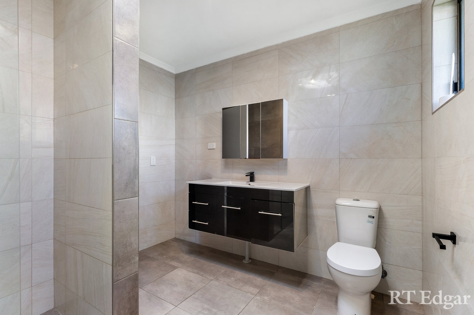 Real Estate and Property in 21 Castles Crescent, Kyneton, VIC