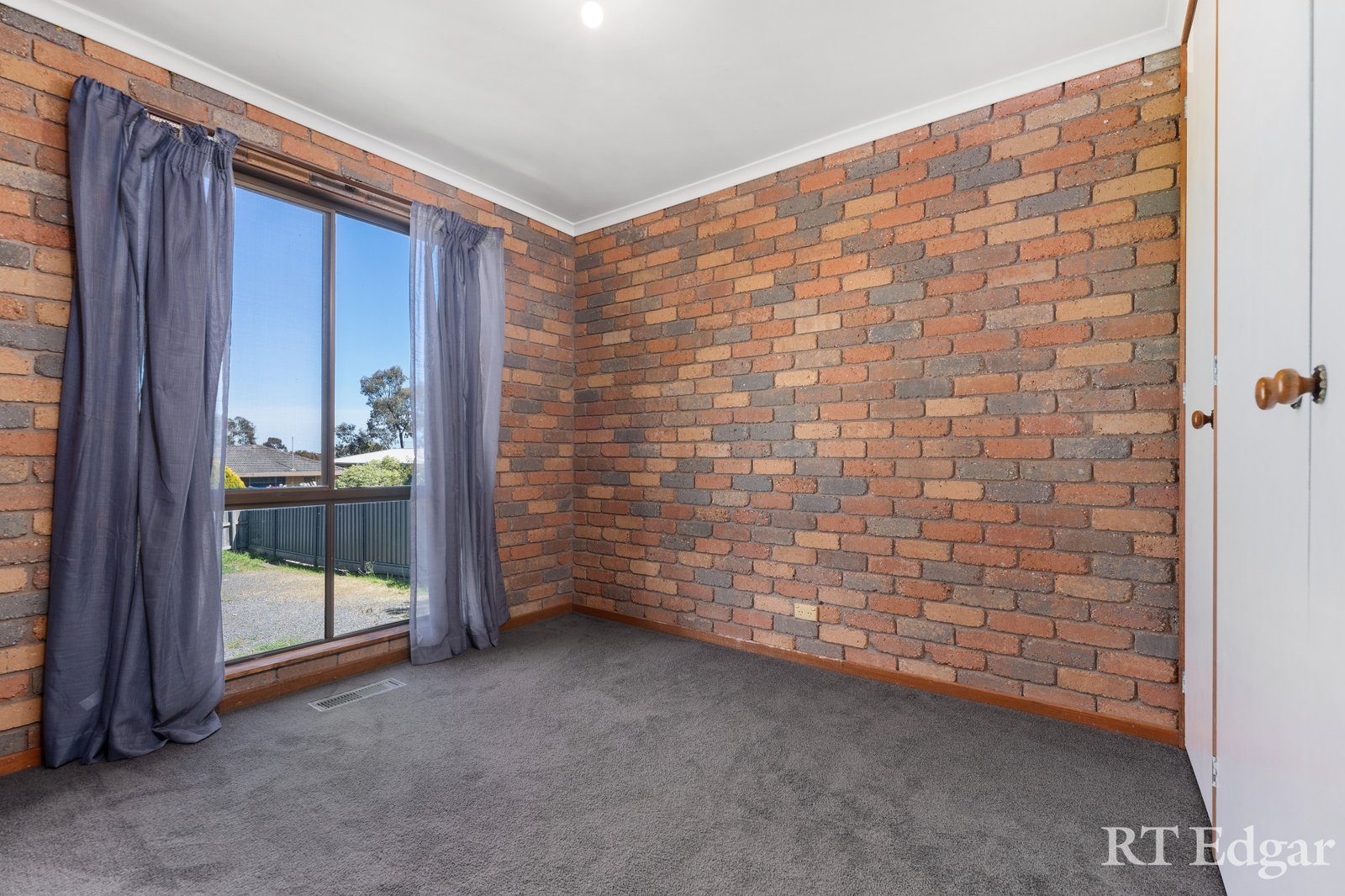 Real Estate and Property in 21 Castles Crescent, Kyneton, VIC