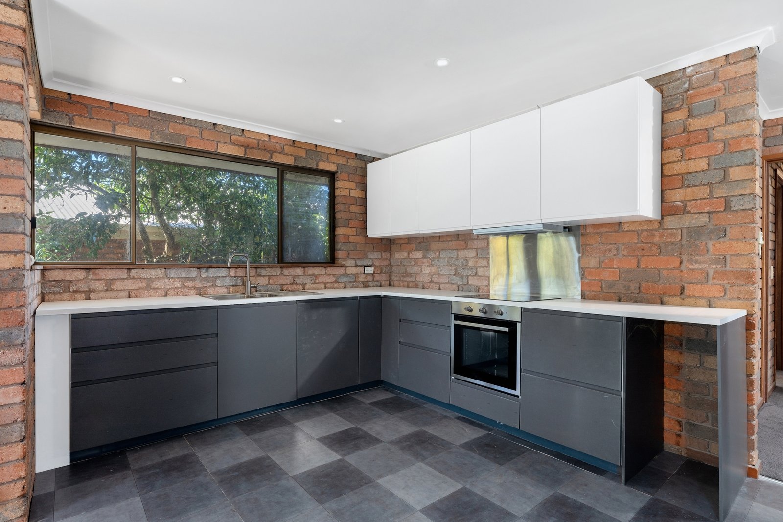 Real Estate and Property in 21 Castles Crescent, Kyneton, VIC