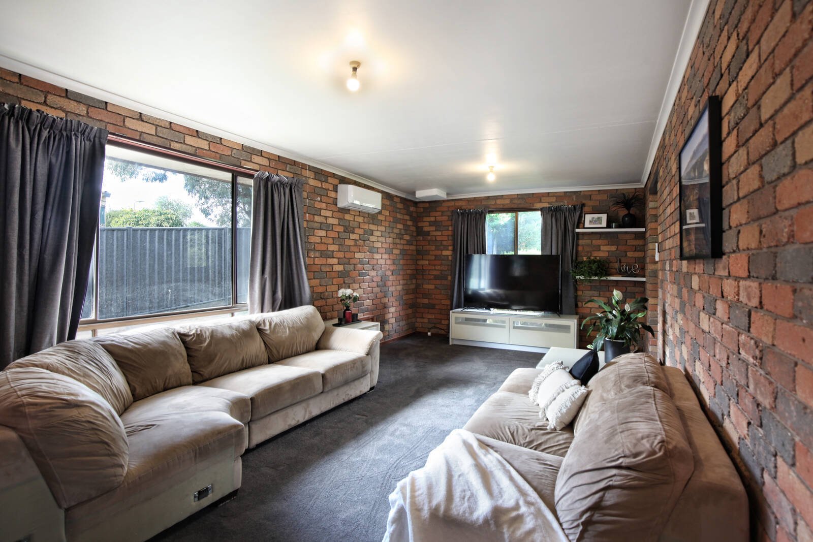 Real Estate and Property in 21 Castles Crescent, Kyneton, VIC