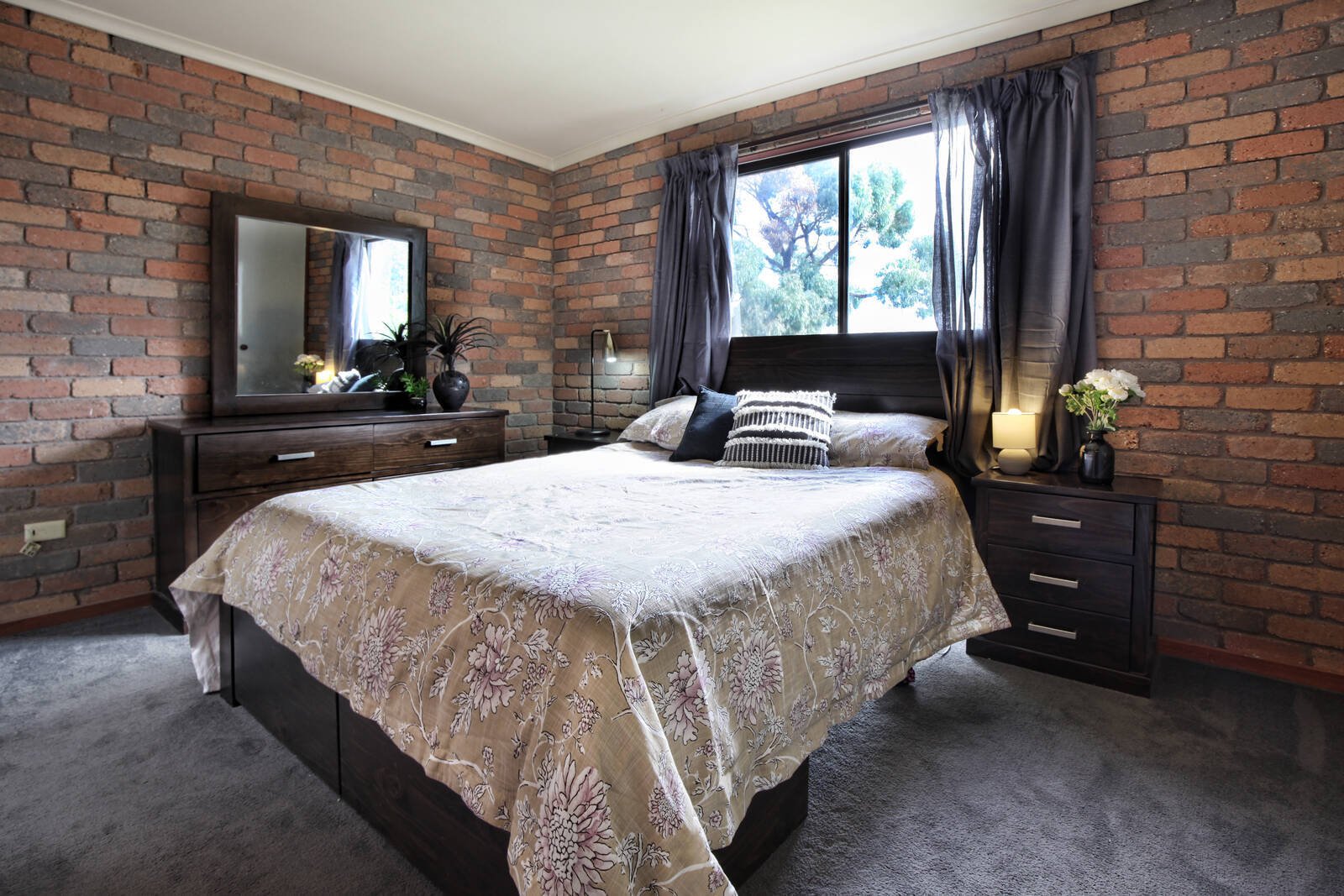 Real Estate and Property in 21 Castles Crescent, Kyneton, VIC