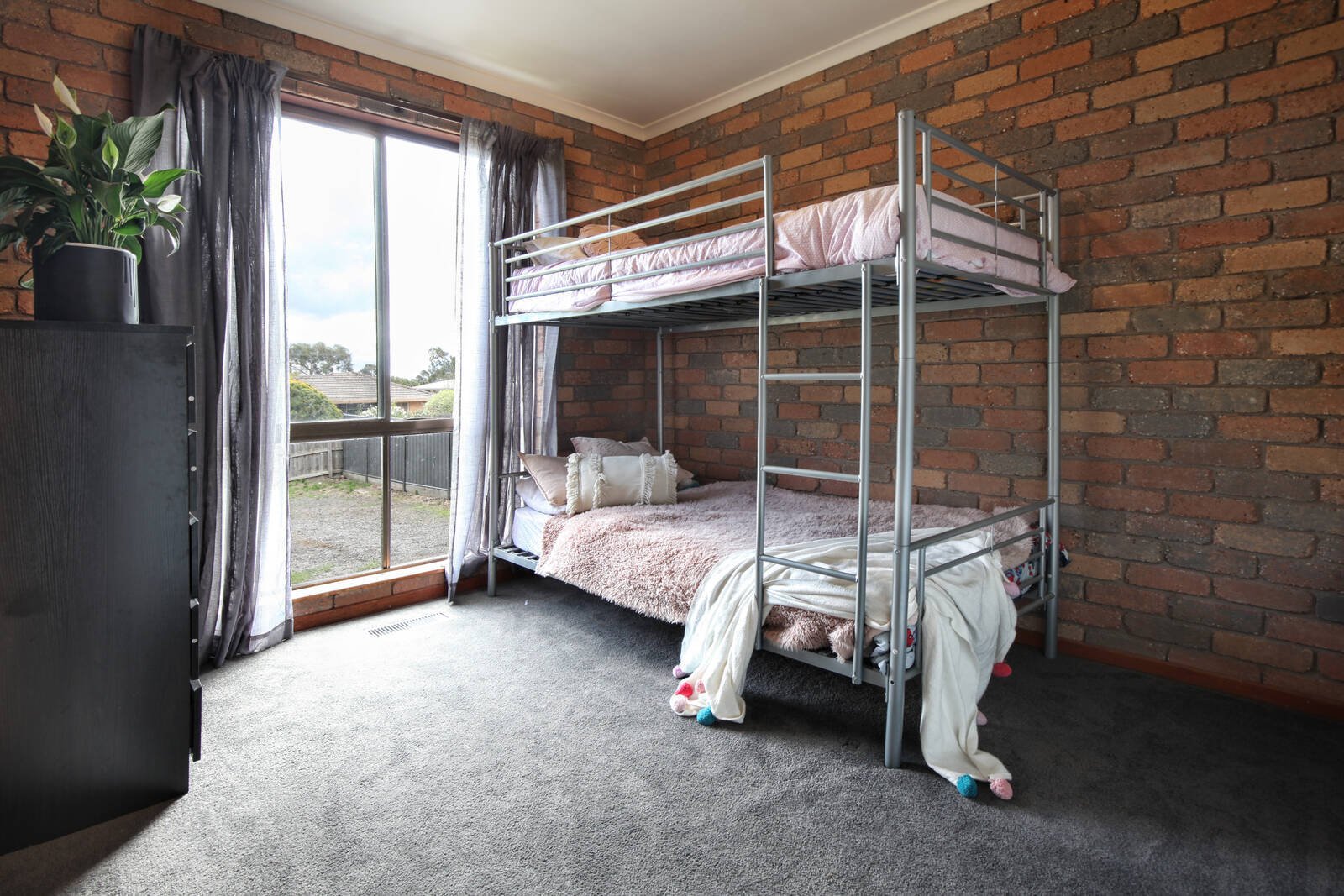 Real Estate and Property in 21 Castles Crescent, Kyneton, VIC