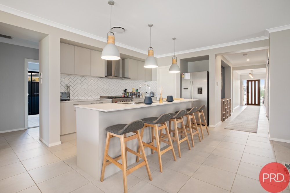 21 Centrefield Street RUTHERFORD 8