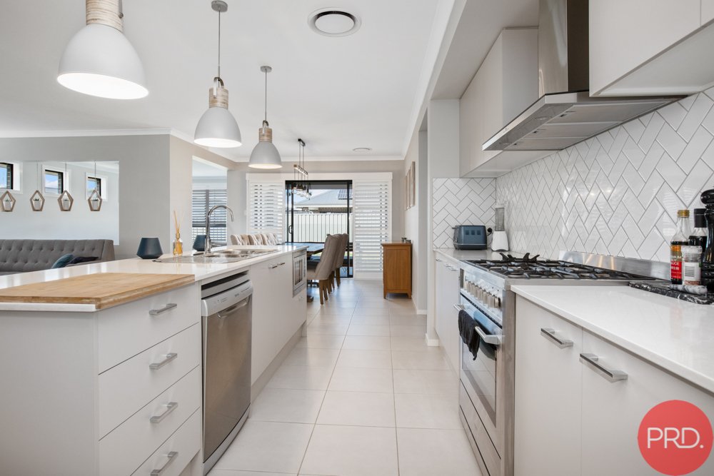 21 Centrefield Street RUTHERFORD 9