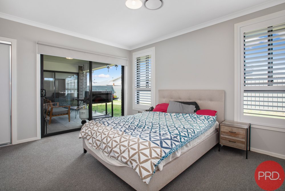 21 Centrefield Street RUTHERFORD 15