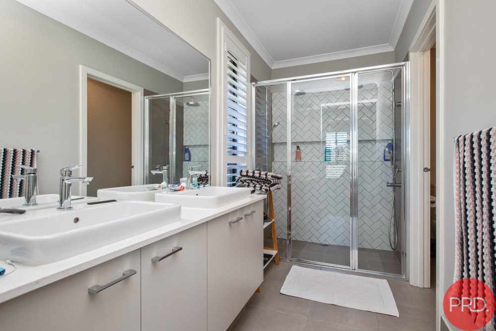 21 Centrefield Street RUTHERFORD 16