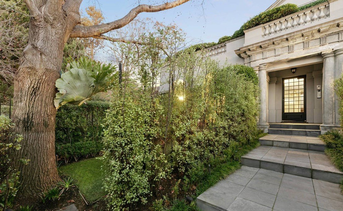 Gallery: 2/1 Chatsworth Avenue