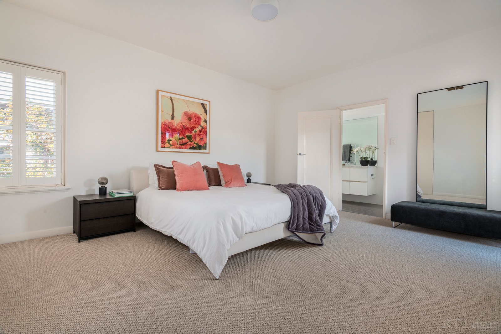 Real Estate and Property in 21 Cloverdale Avenue, Toorak, VIC