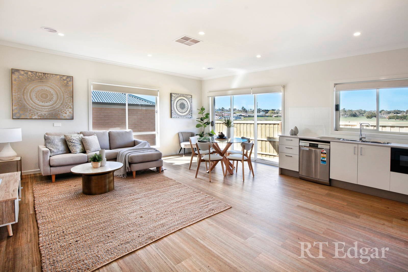 Real Estate and Property in 21 Collins Parade, Kyneton, VIC