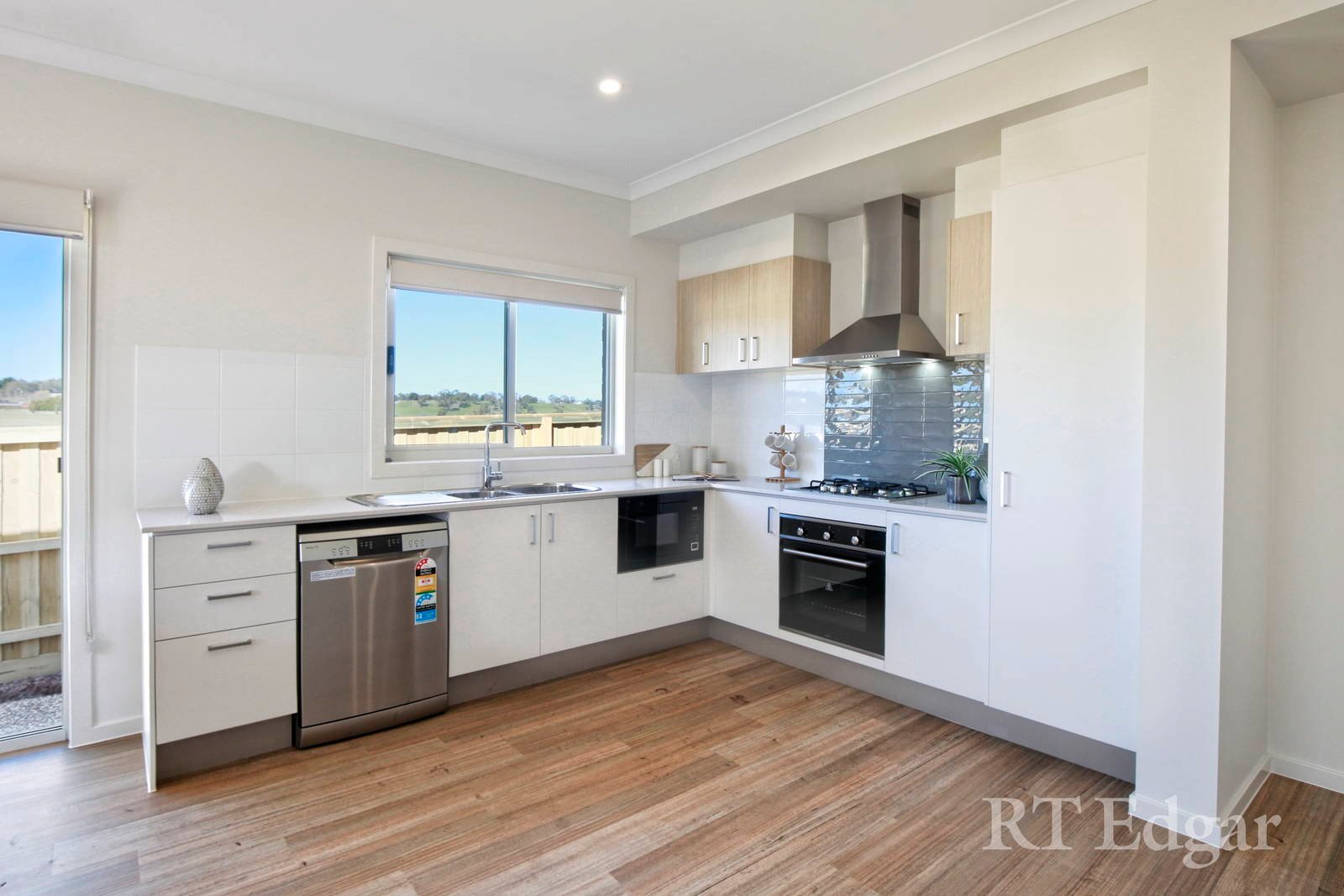 Real Estate and Property in 21 Collins Parade, Kyneton, VIC