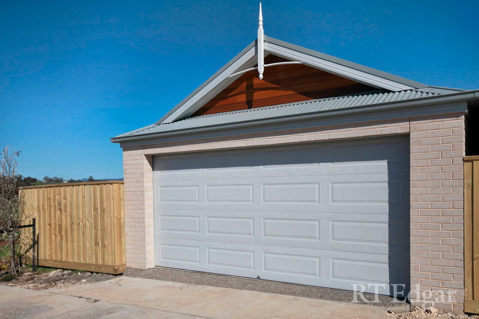 Real Estate and Property in 21 Collins Parade, Kyneton, VIC