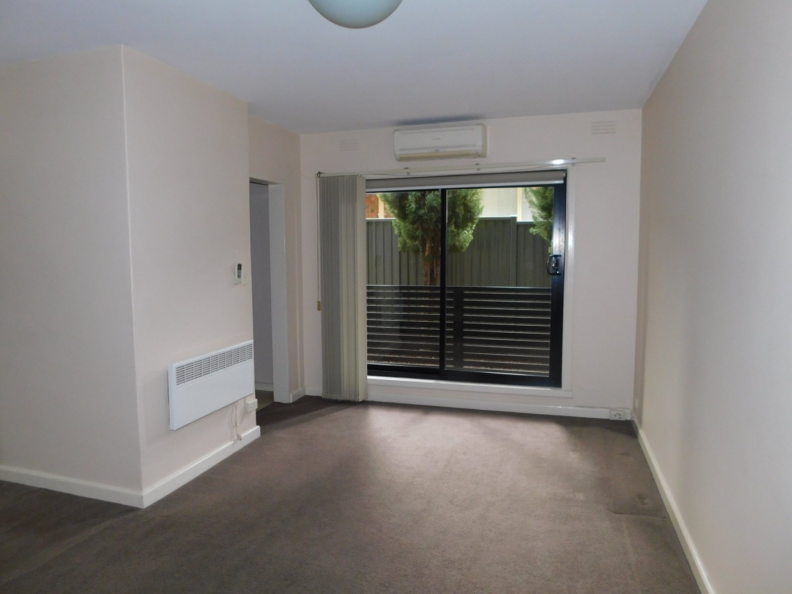 2/1 Collins Street, Essendon 1 bed, 1 bath Apartment for Lease