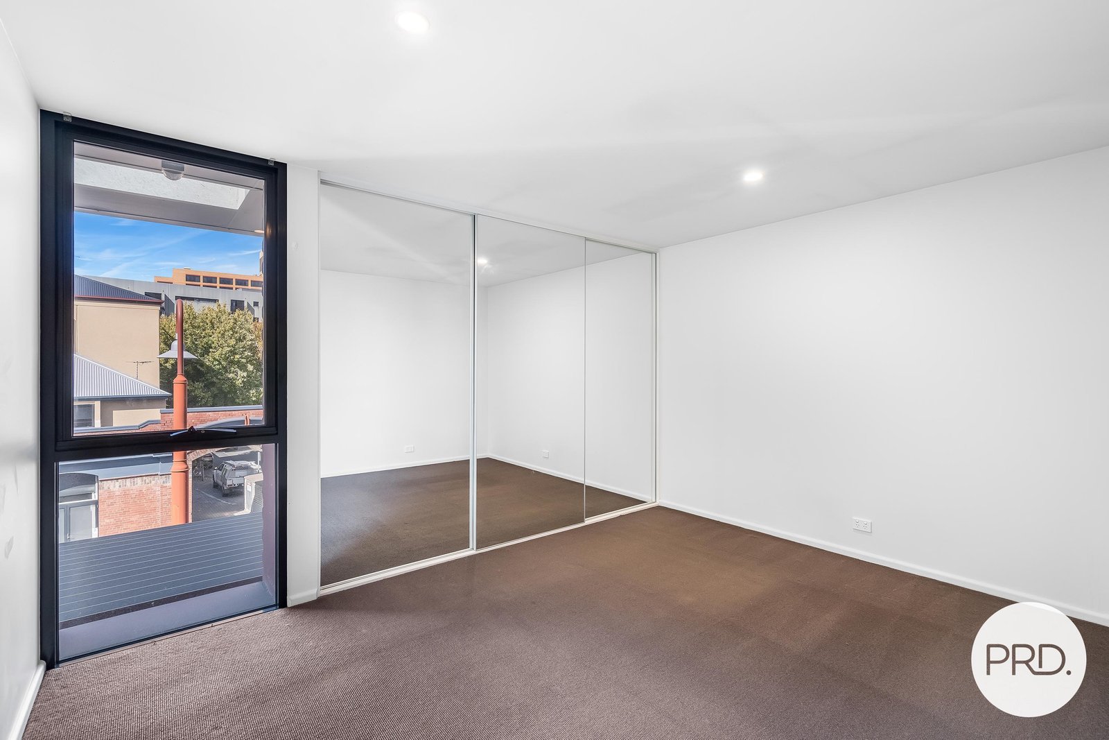 2/1 Collins Street HOBART 14