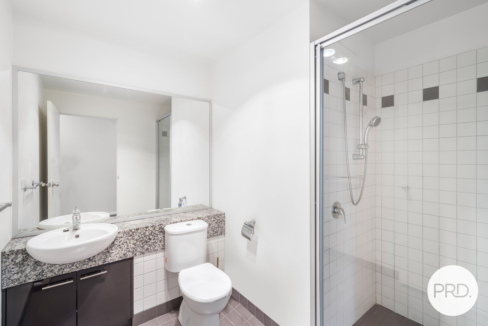 2/1 Collins Street HOBART 24