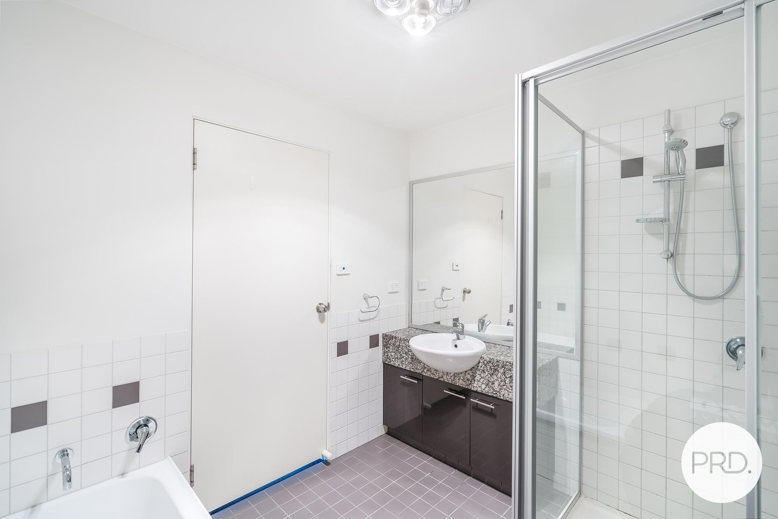 2/1 Collins Street HOBART 26