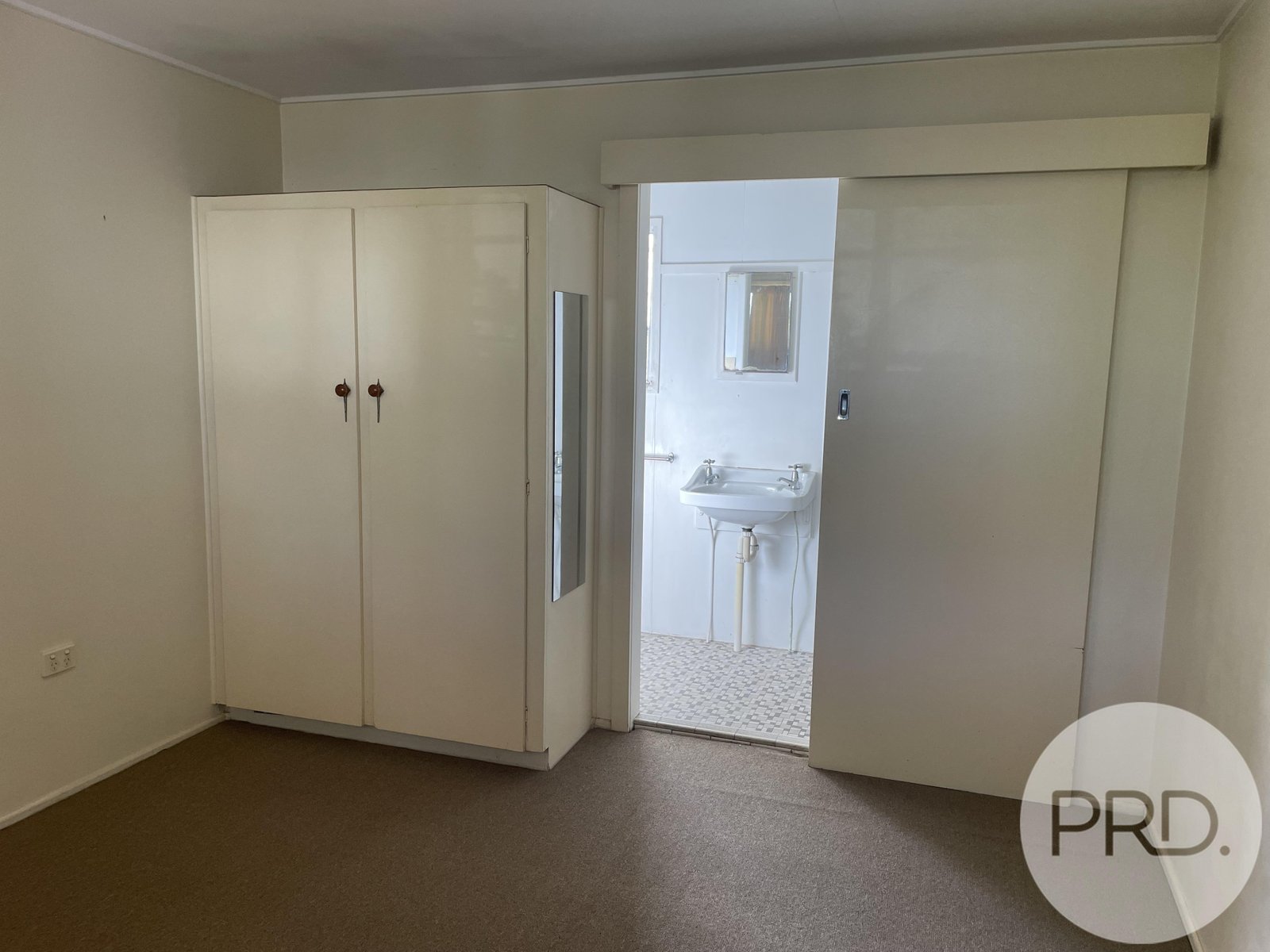 2/1 Collins Street NUNDAH 5