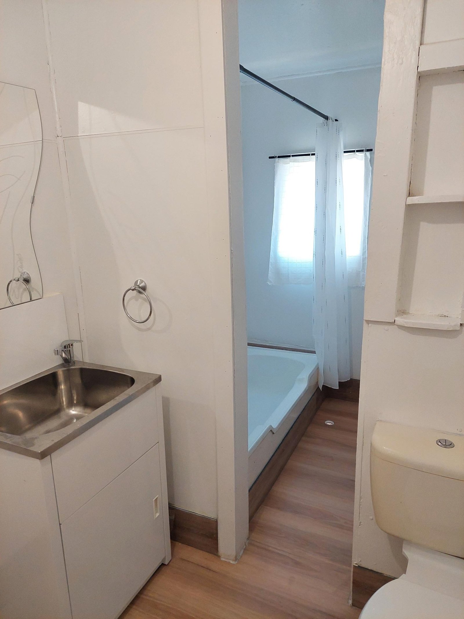 2/1 Colwell Street TUMUT 6