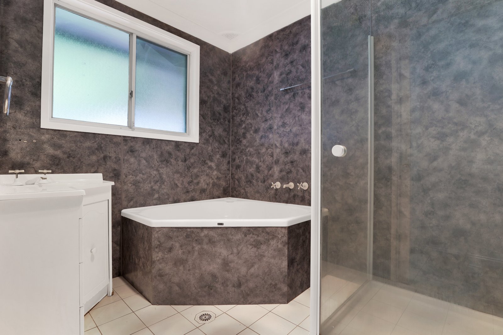 21 Corndew Crescent WERRINGTON DOWNS 8