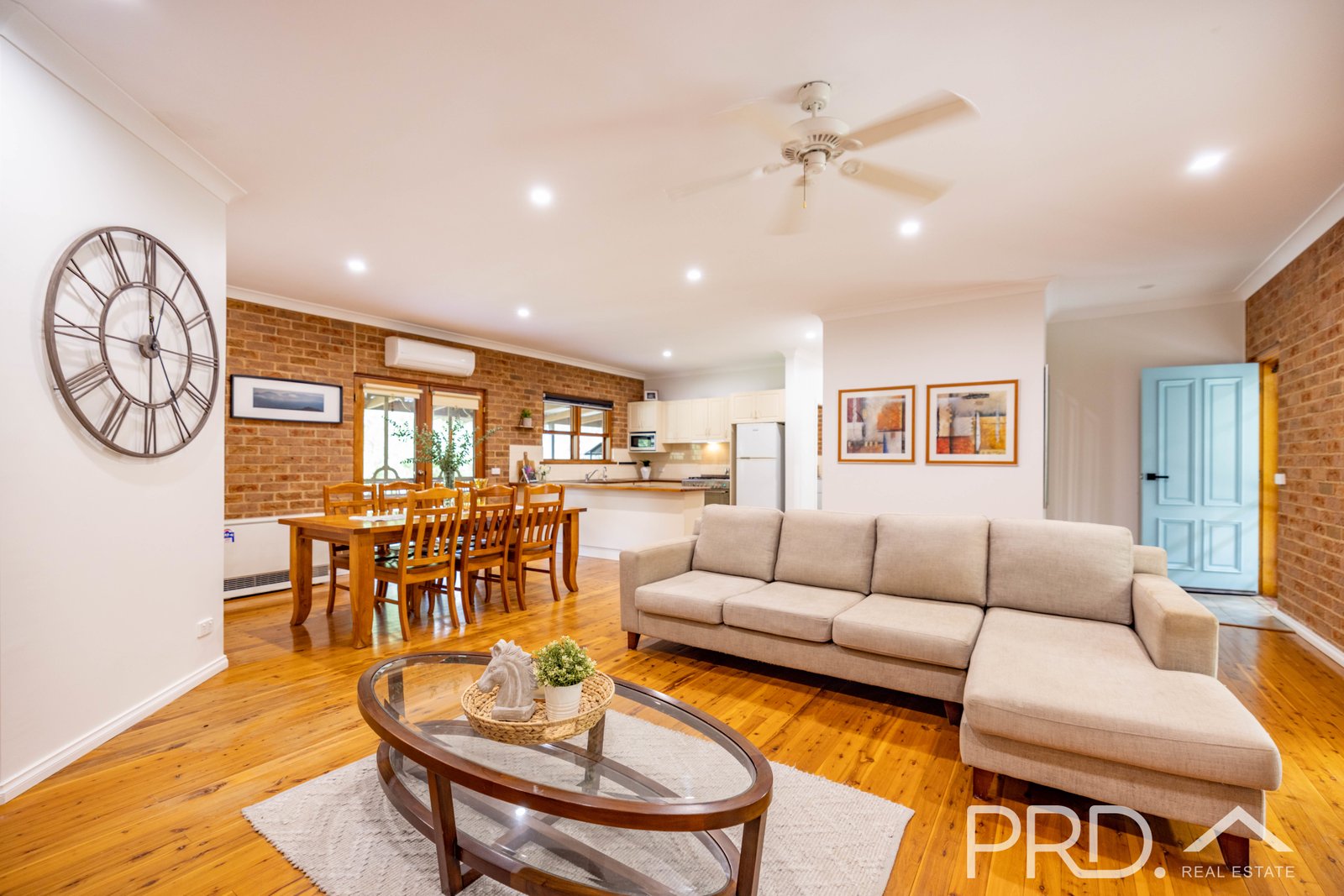 21 Cromwell Street ADELONG 3