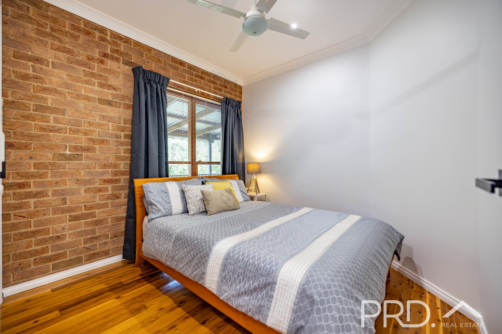 21 Cromwell Street ADELONG 12