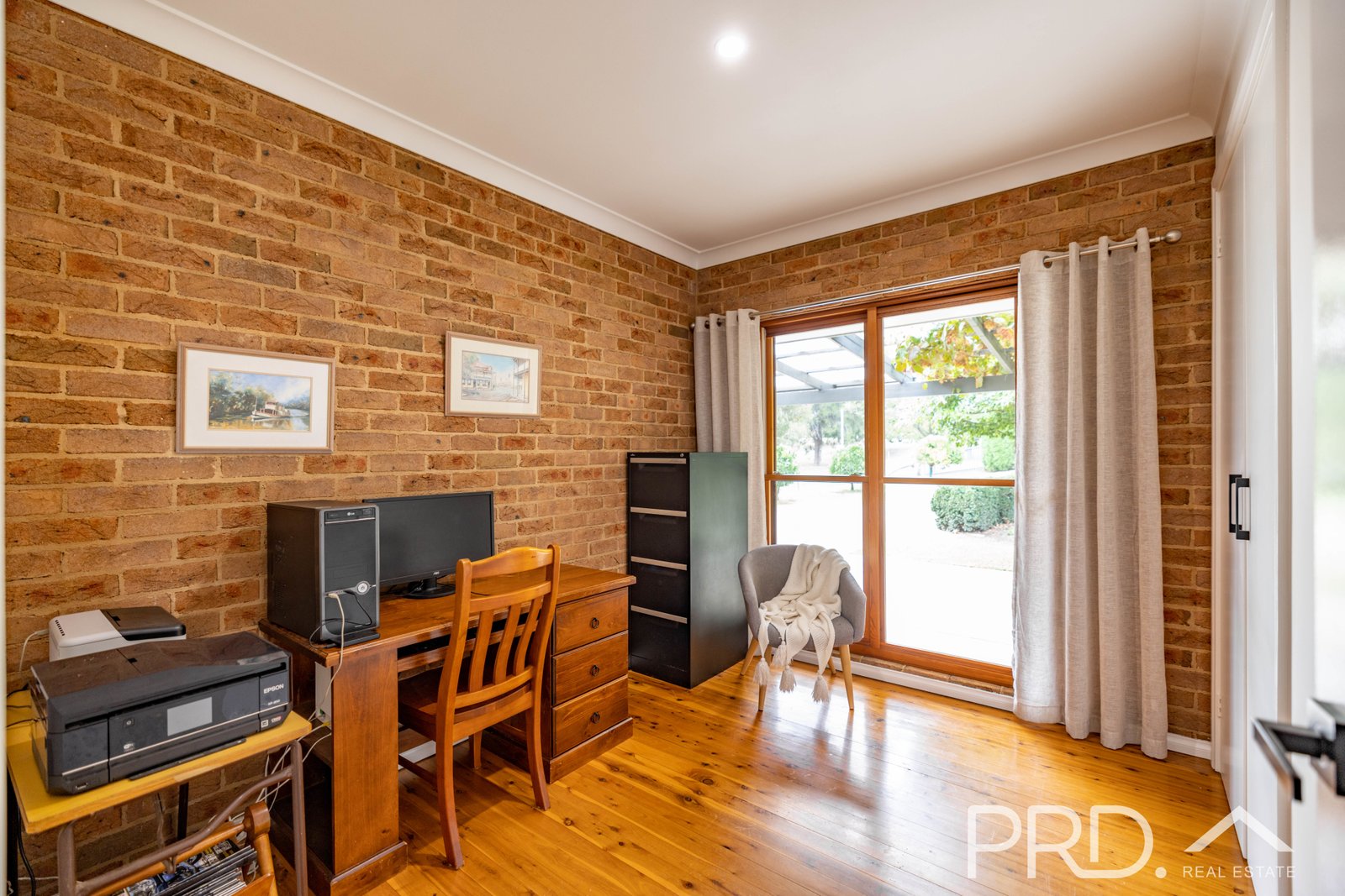 21 Cromwell Street ADELONG 13