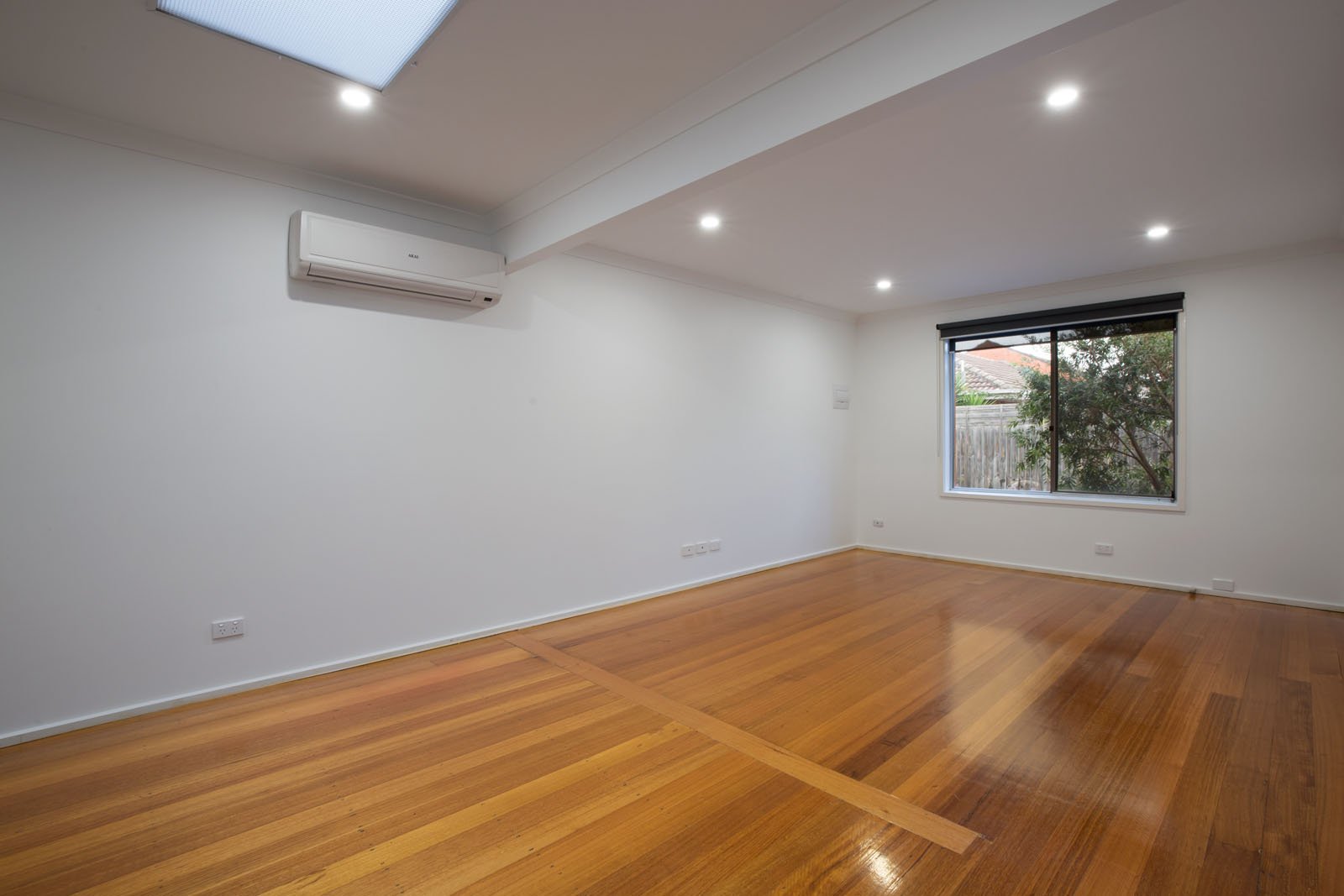 Gallery: 2/1 Crown Avenue