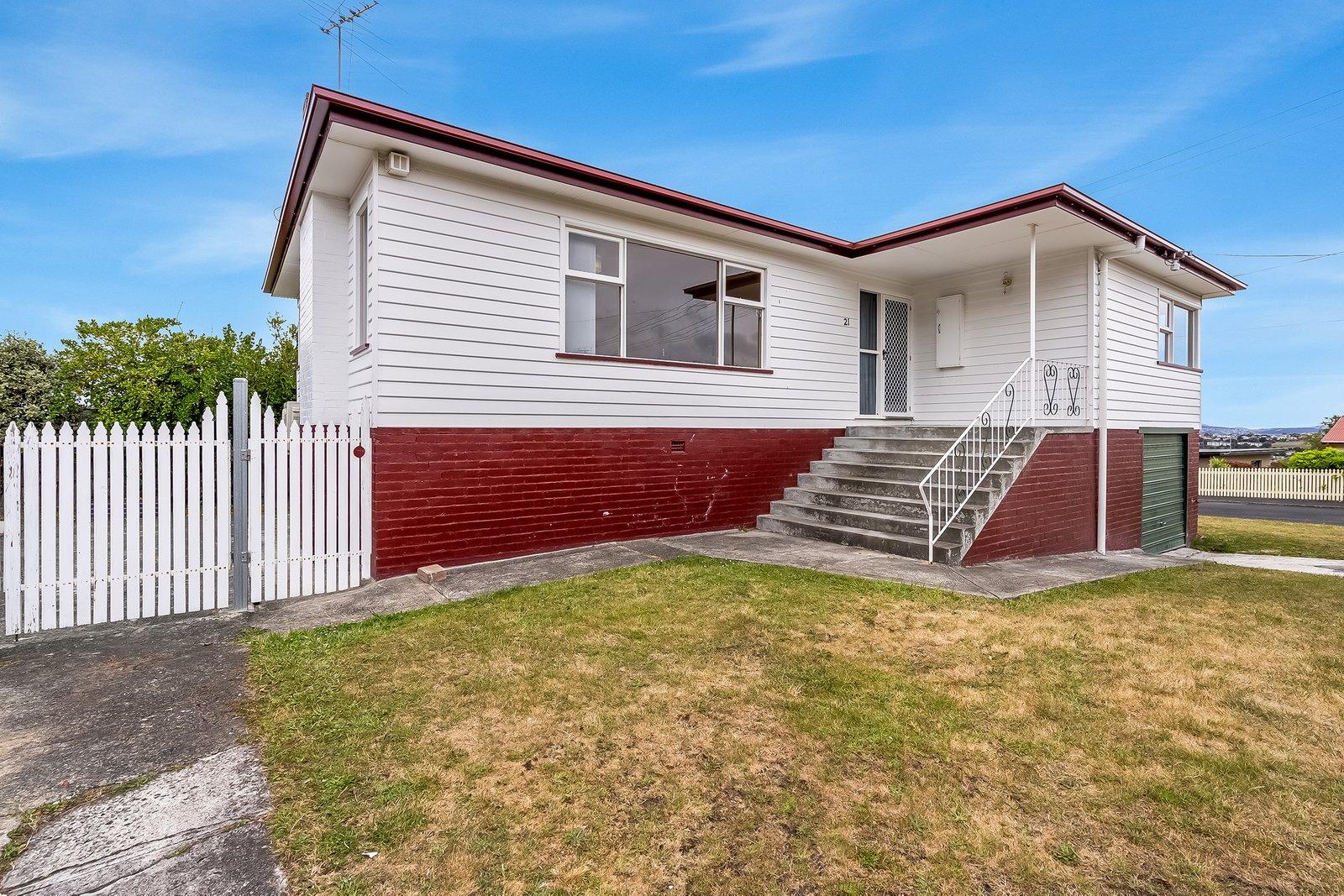 21 Croyden Avenue MONTROSE 1