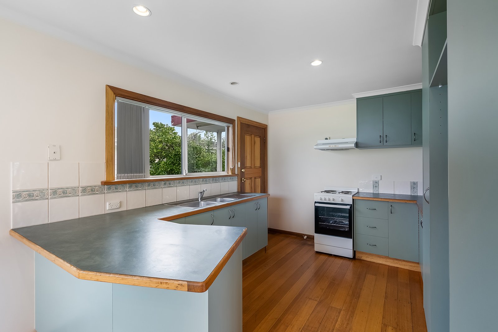 21 Croyden Avenue MONTROSE 4