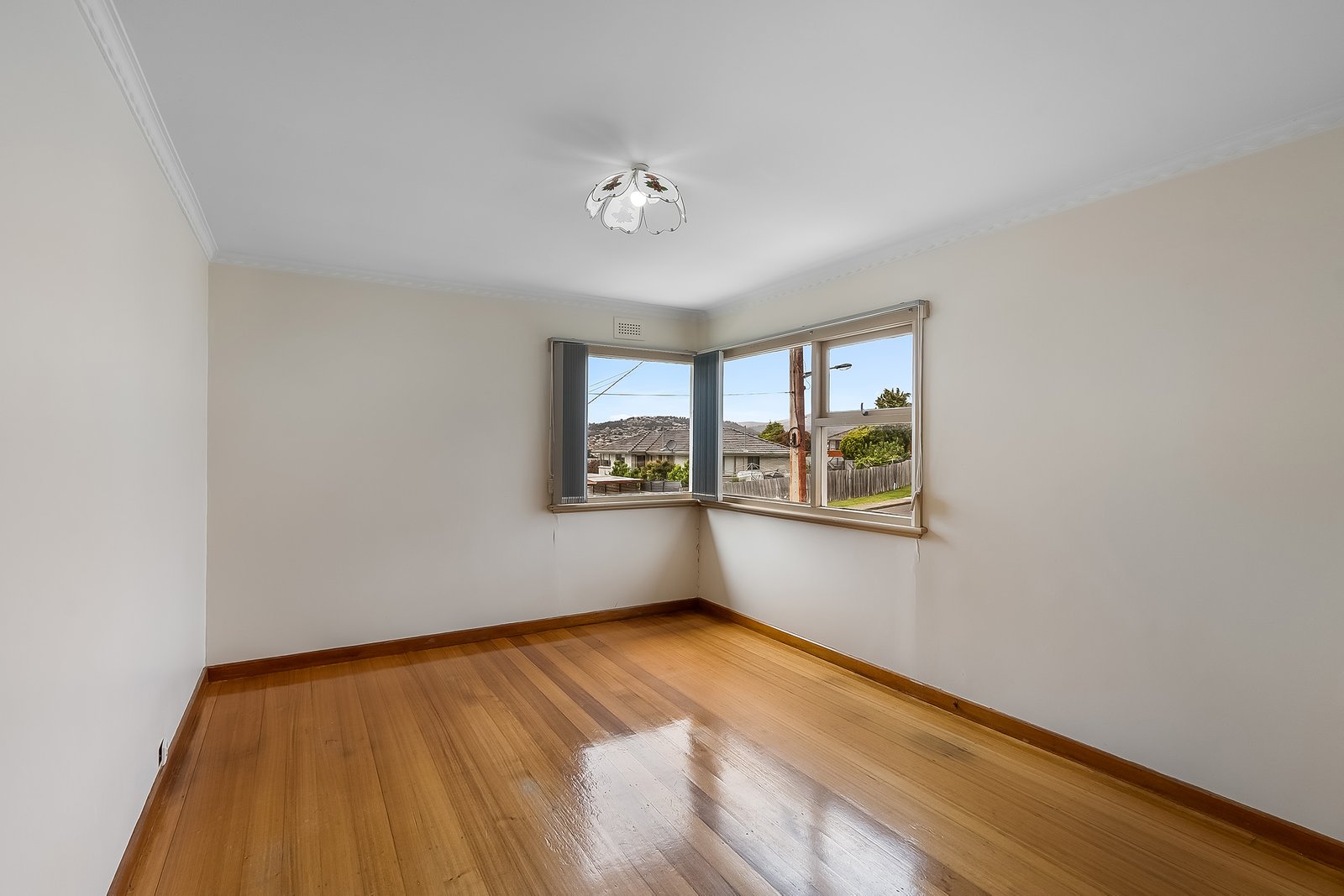 21 Croyden Avenue MONTROSE 5