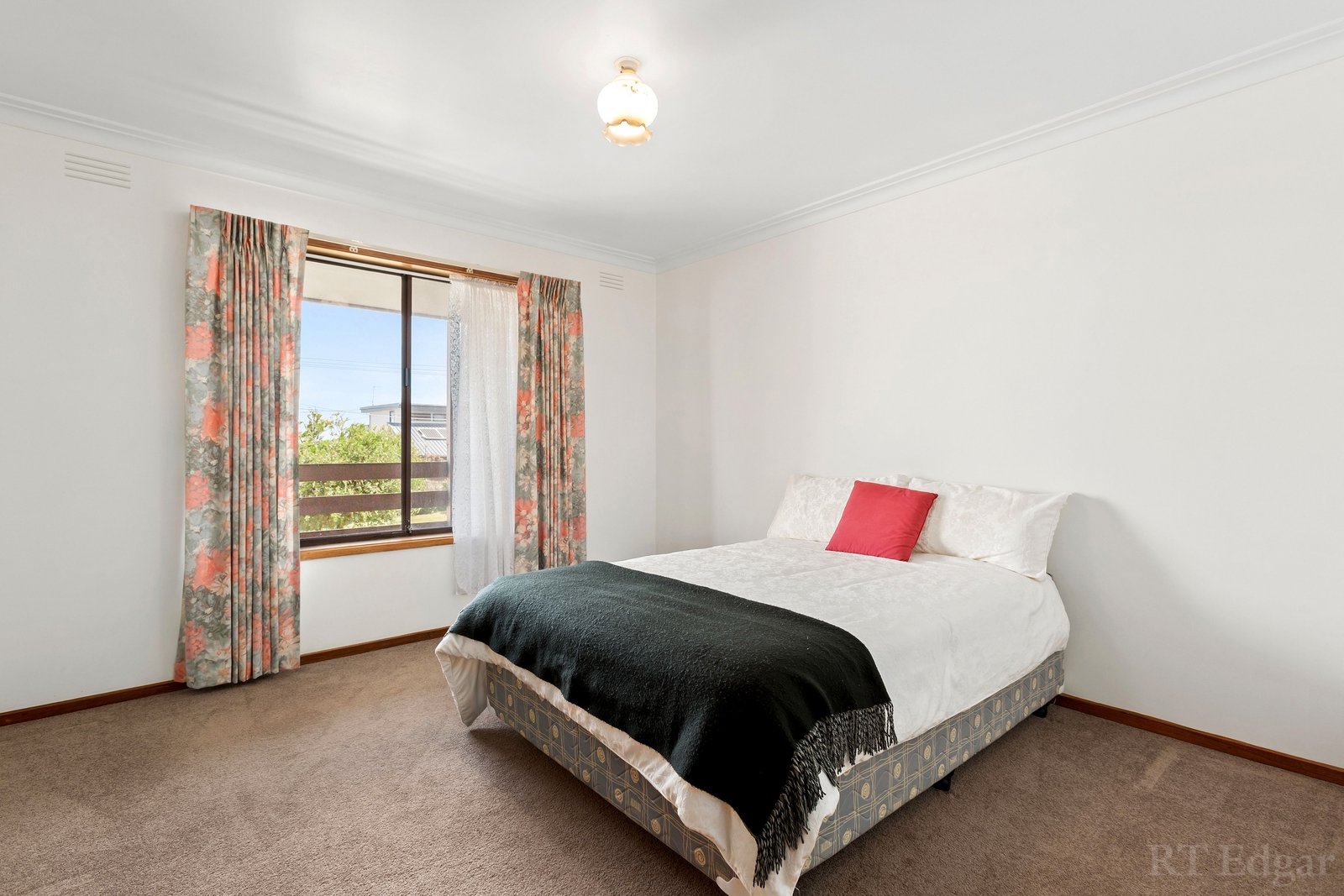 Real Estate and Property in 21 Cruickshank Avenue, Ocean Grove, VIC