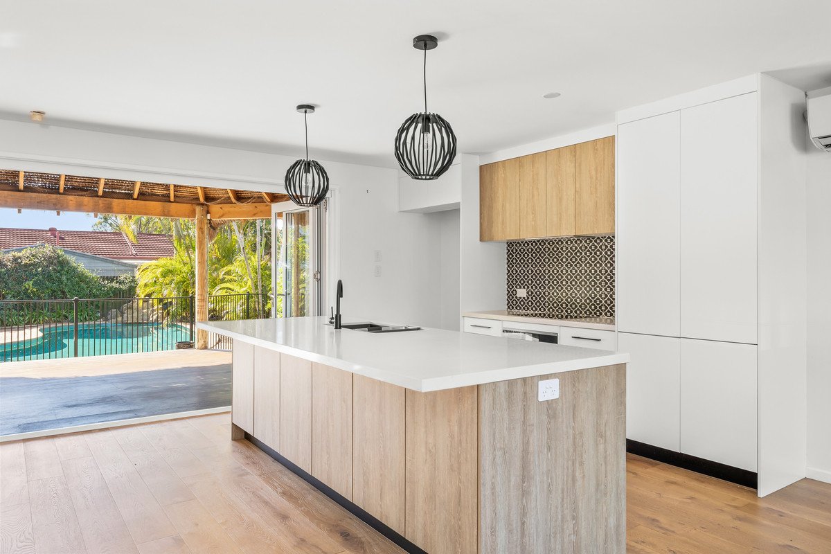 21 Dabchick Drive Burleigh Waters 2