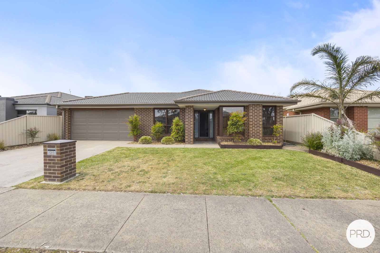 21 Deakin Drive DELACOMBE 1