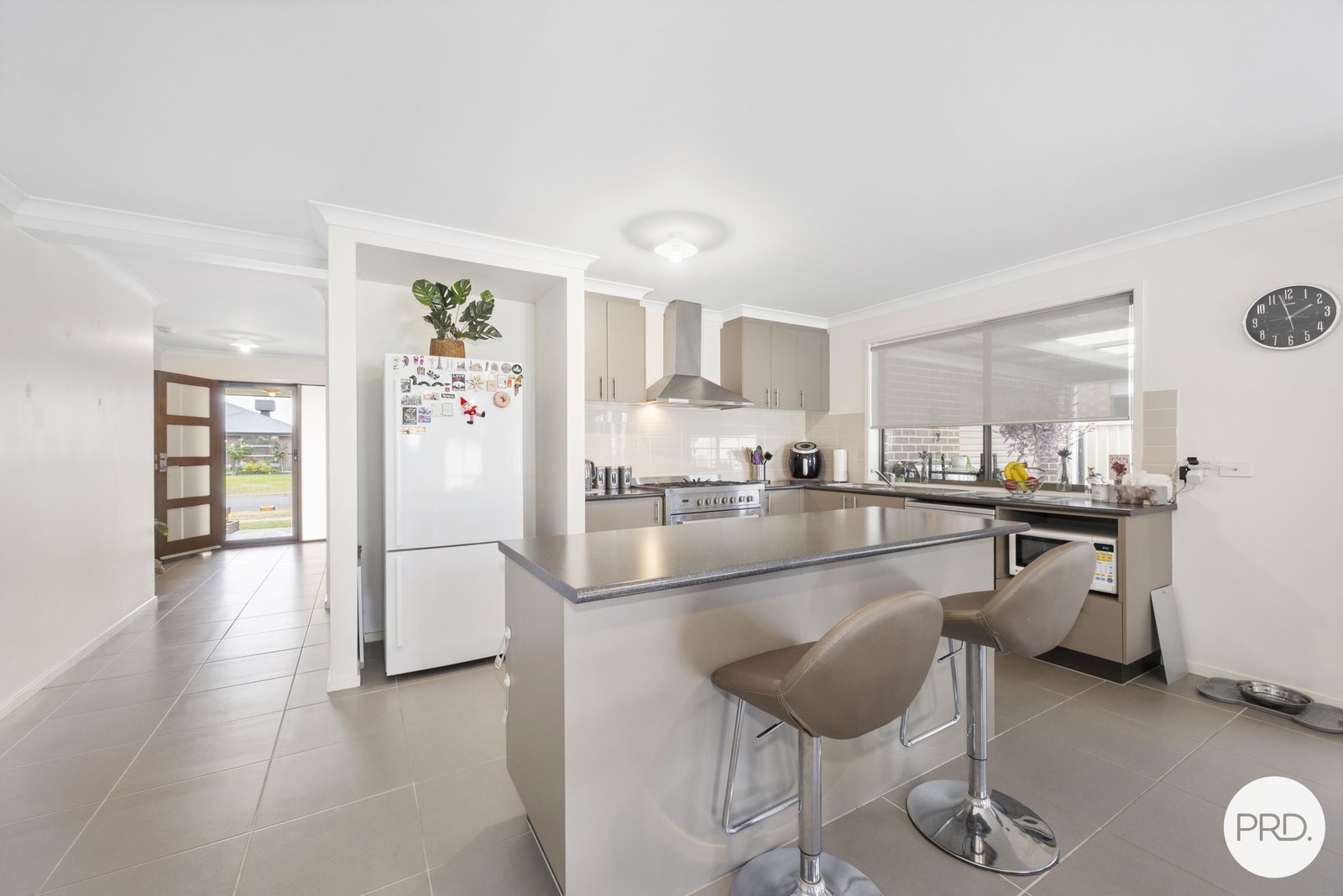 21 Deakin Drive DELACOMBE 4