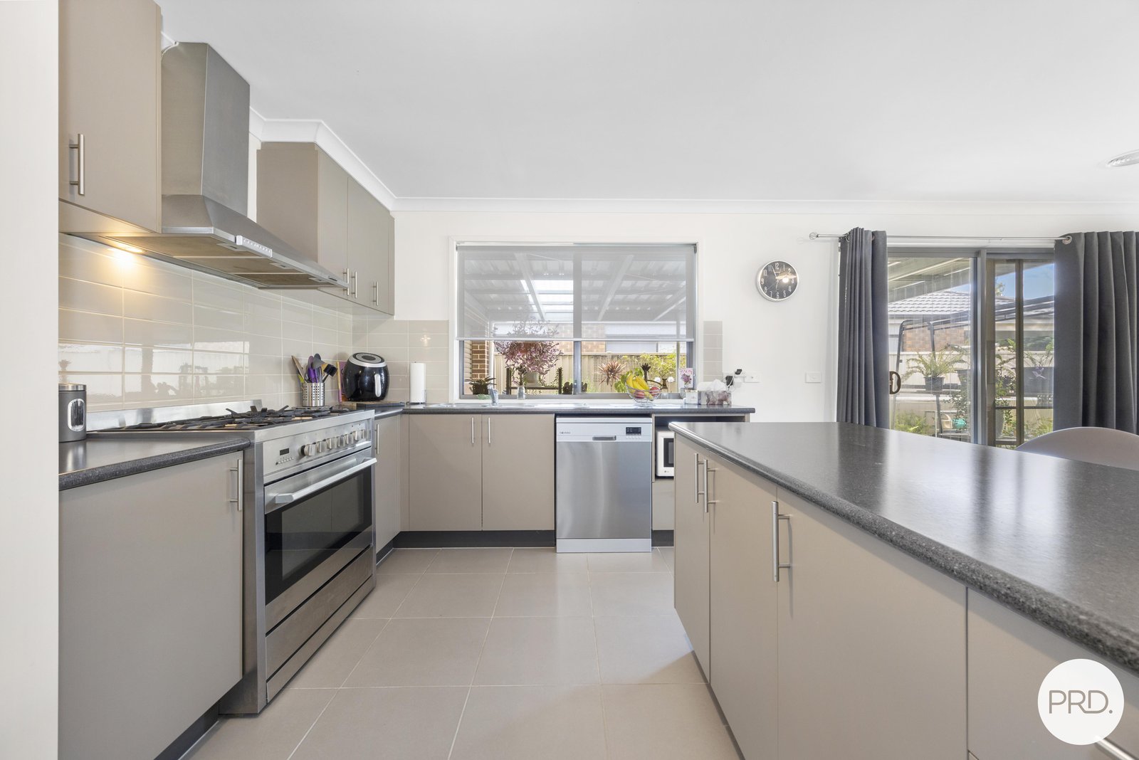 21 Deakin Drive DELACOMBE 5