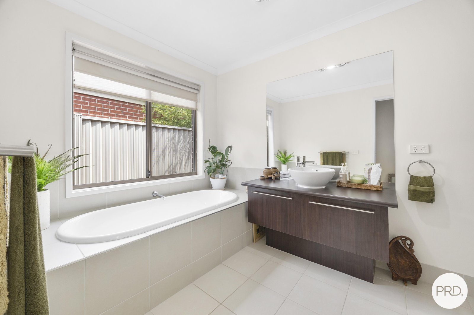 21 Deakin Drive DELACOMBE 12