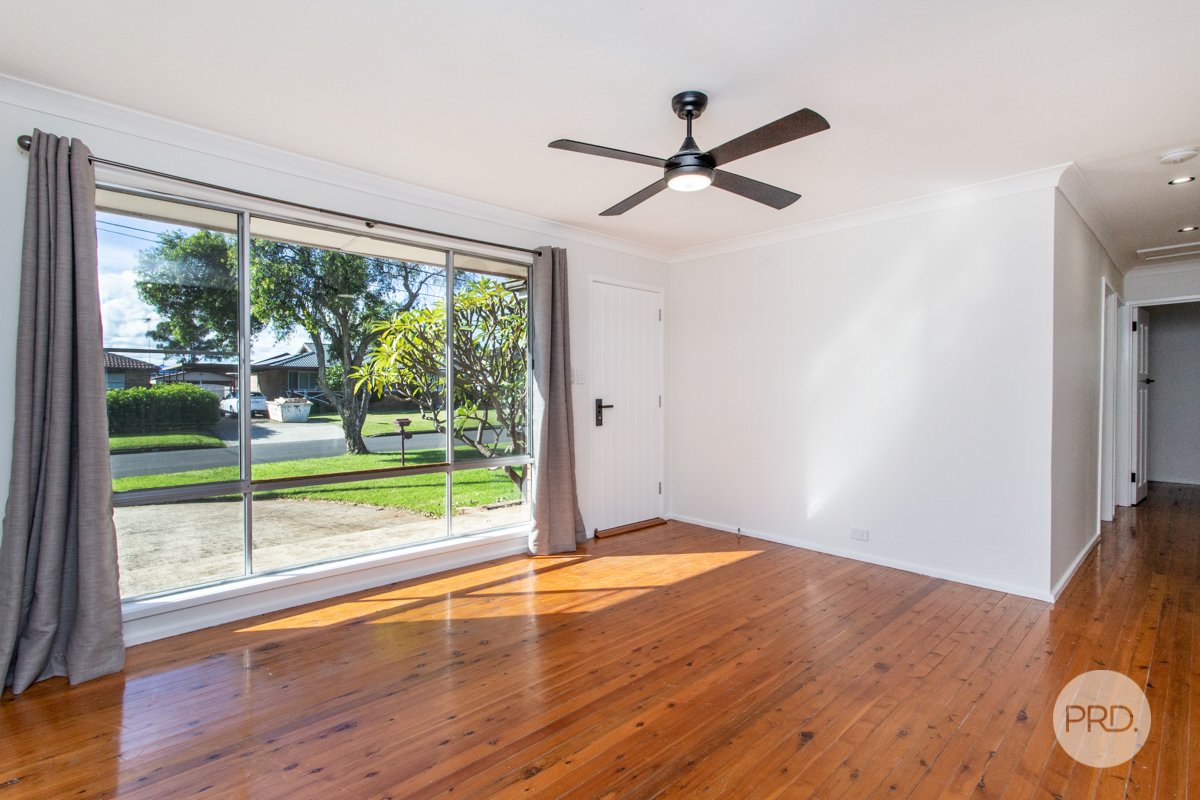 21 Deborah Crescent,  CAMBRIDGE PARK 3