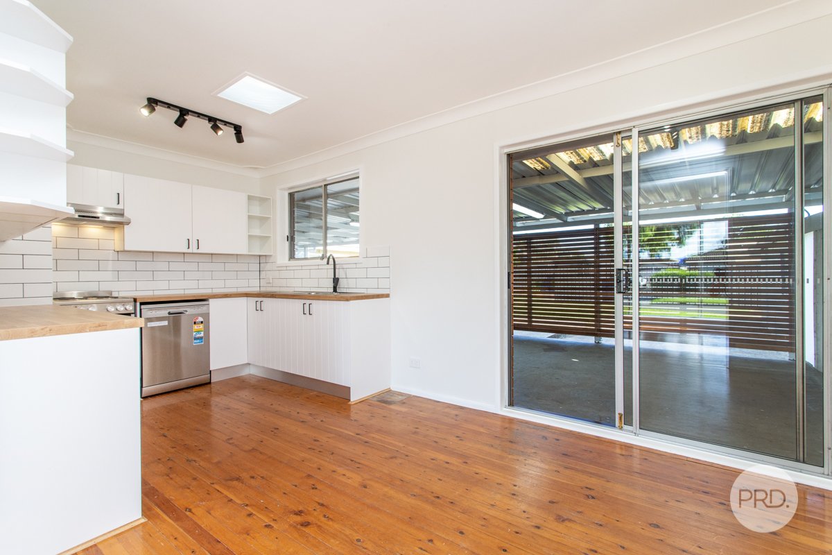 21 Deborah Crescent,  CAMBRIDGE PARK 4
